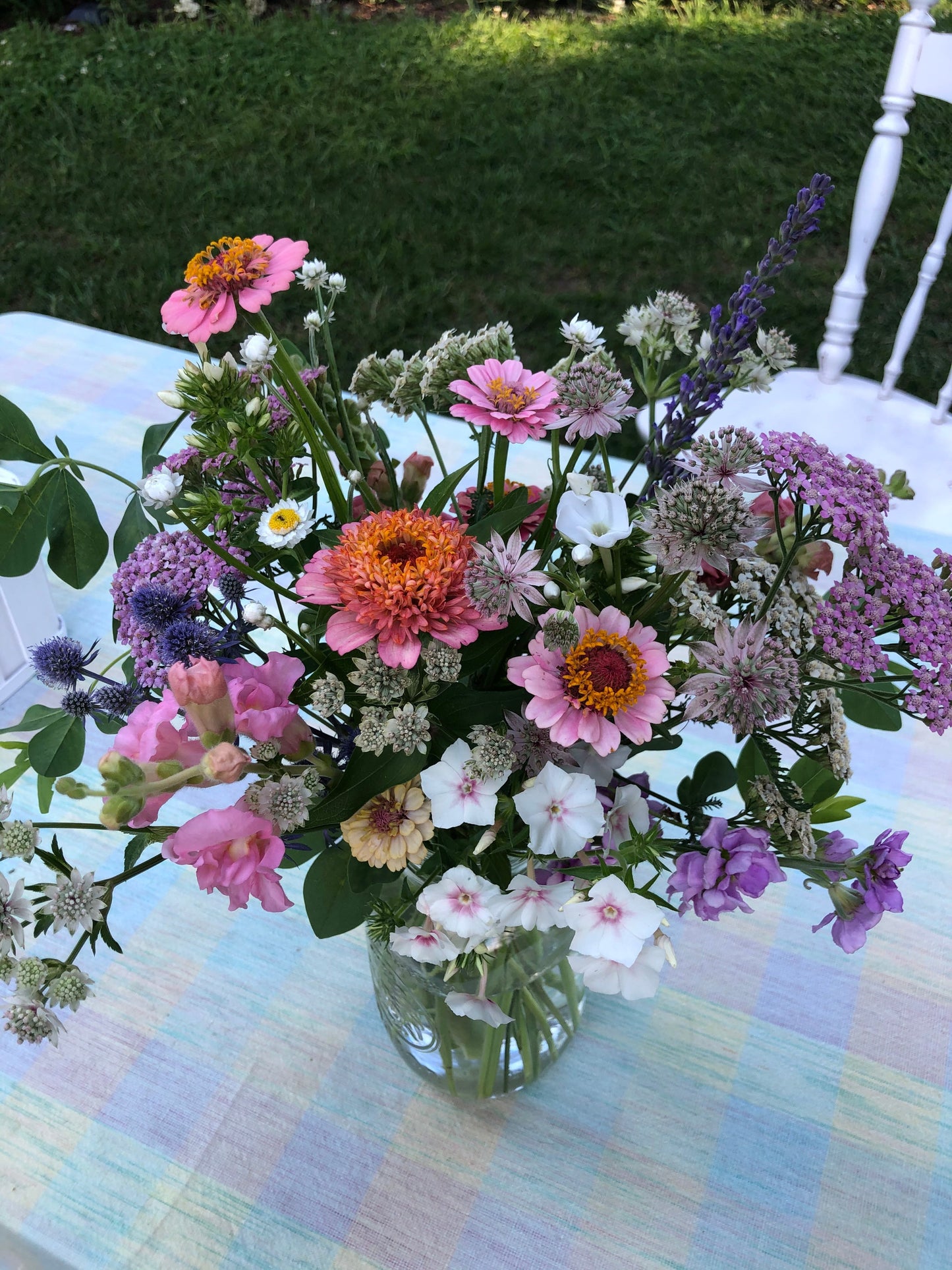 Cut-Your-Own Flowers - 4 Weekday Mason Jars in August 2024